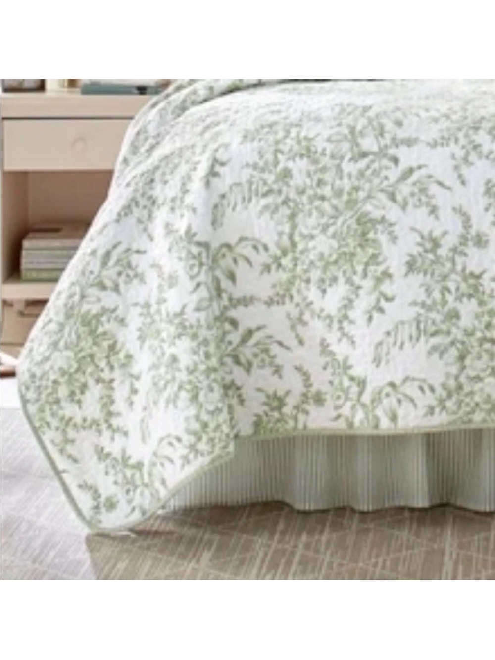 Laura Ashley ~ FULL/QUEEN Bedford Quilt Set ~ Green ~ Reversible All-Season - Picture 4 of 7